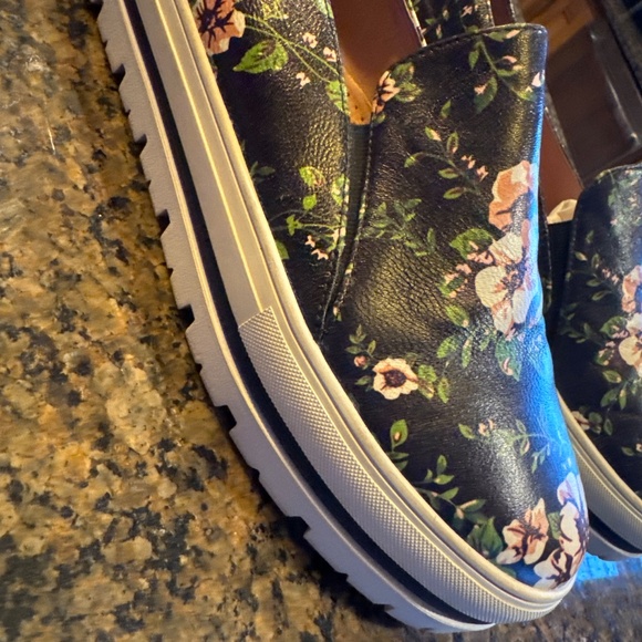 Halogen 9.5 Women's Halogen Teagen Sneakers Platform Floral Leather Shoes - Picture 2 of 9